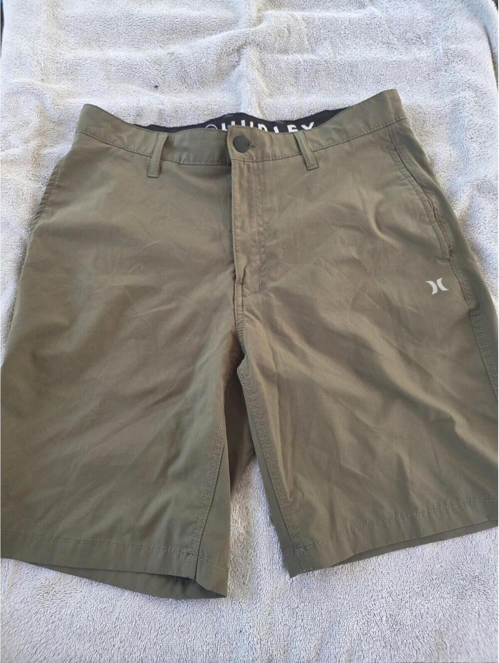 Hurley Shorts Mens 32 green Flat Front All Terrain Hybrid Walk Short